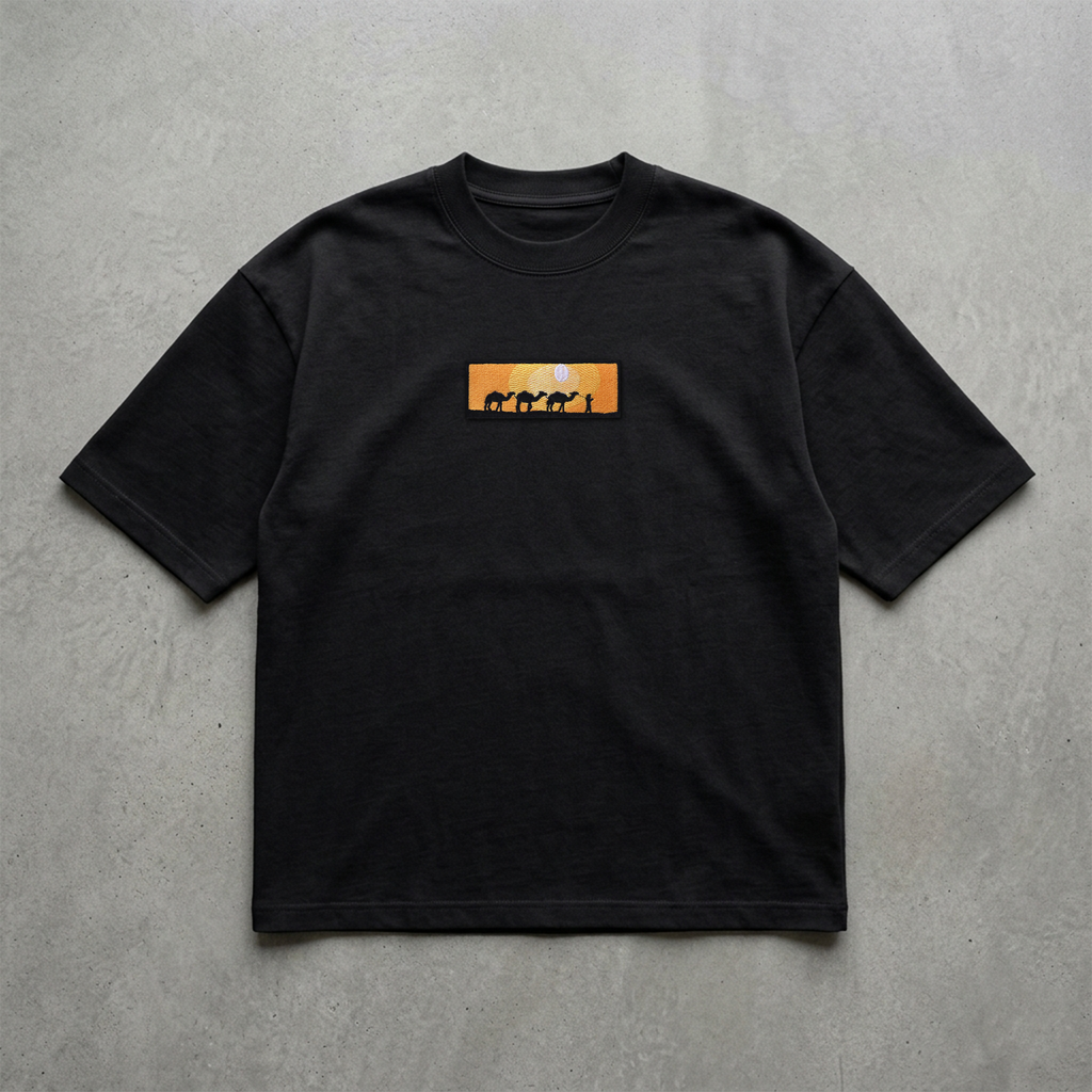 Kumdan İzler Nakışlı Tshirt