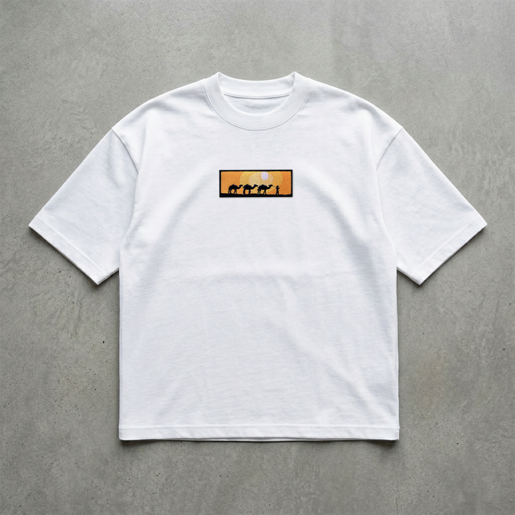 Kumdan İzler Nakışlı Tshirt