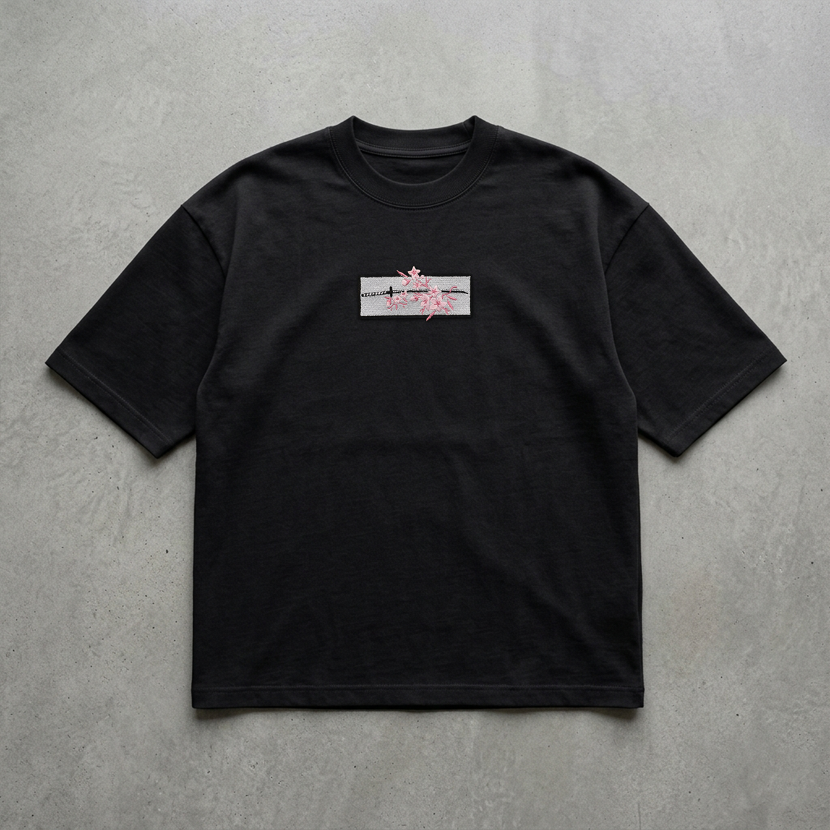 Sakuranın Kılıcı Nakışlı Tshirt