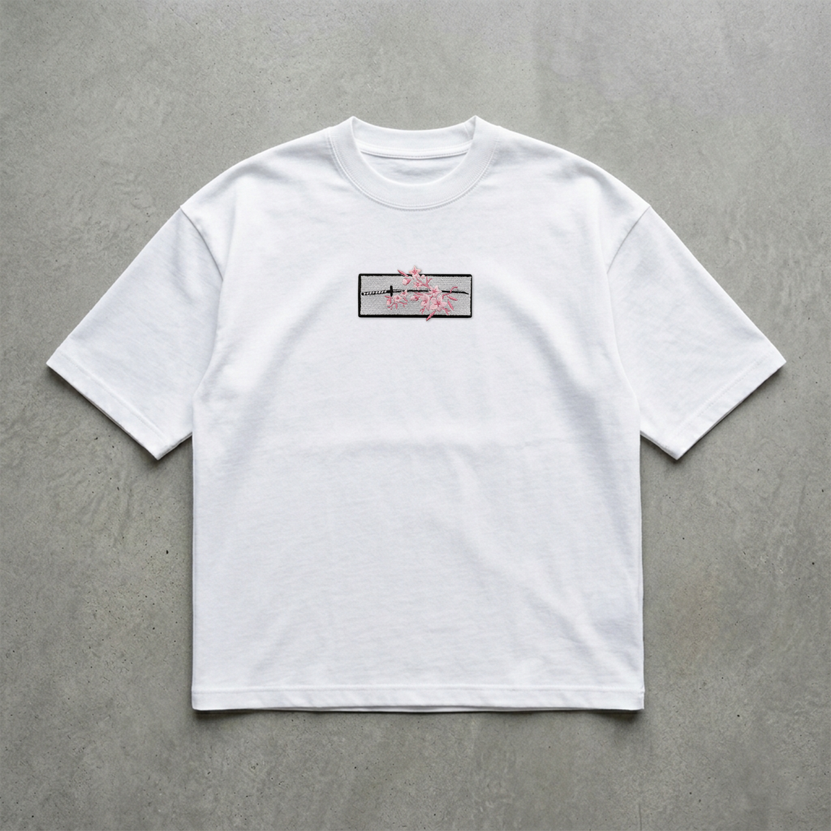 Sakuranın Kılıcı Nakışlı Tshirt
