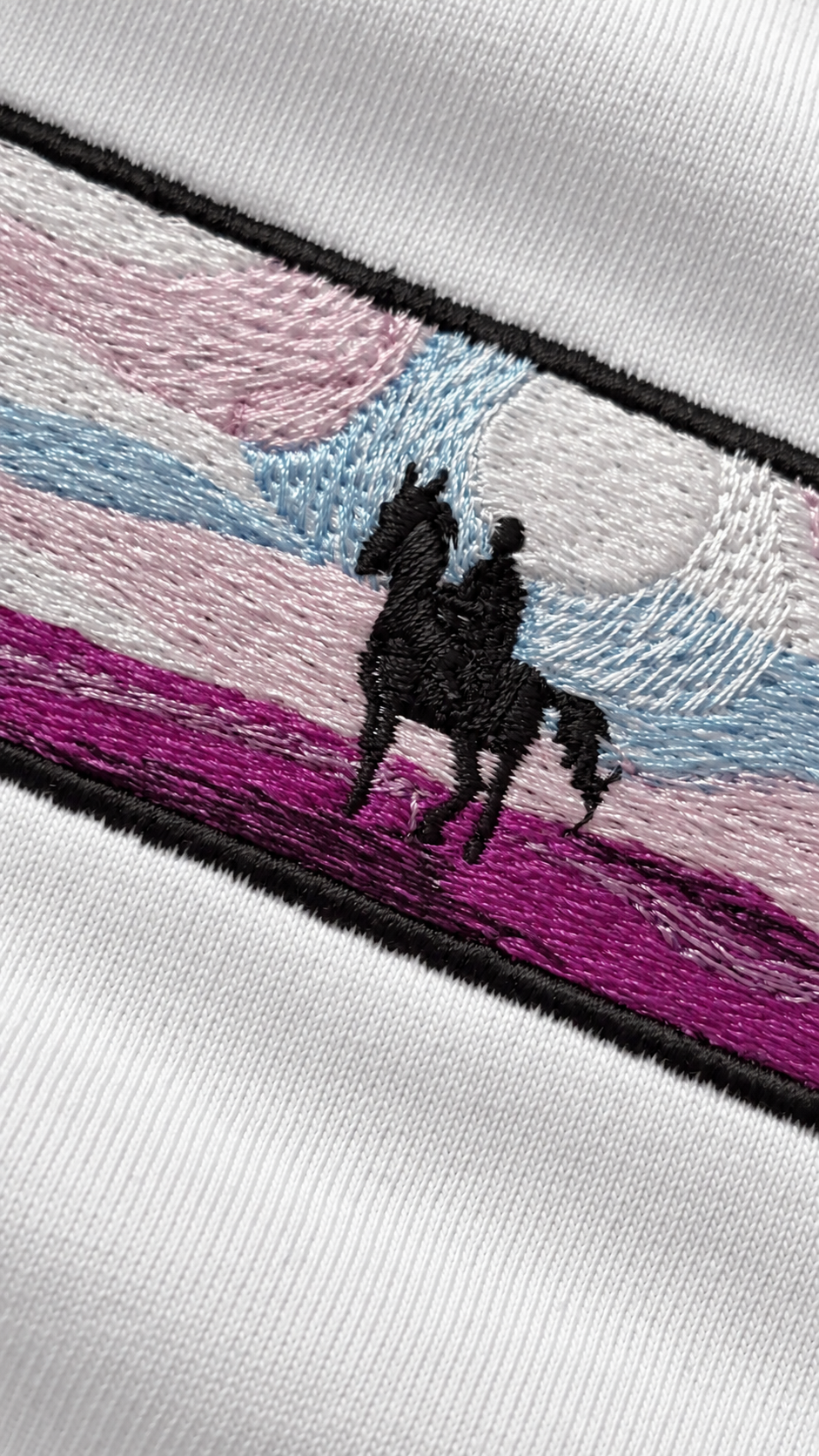 Geceye Karşı Nakışlı Sweatshirt