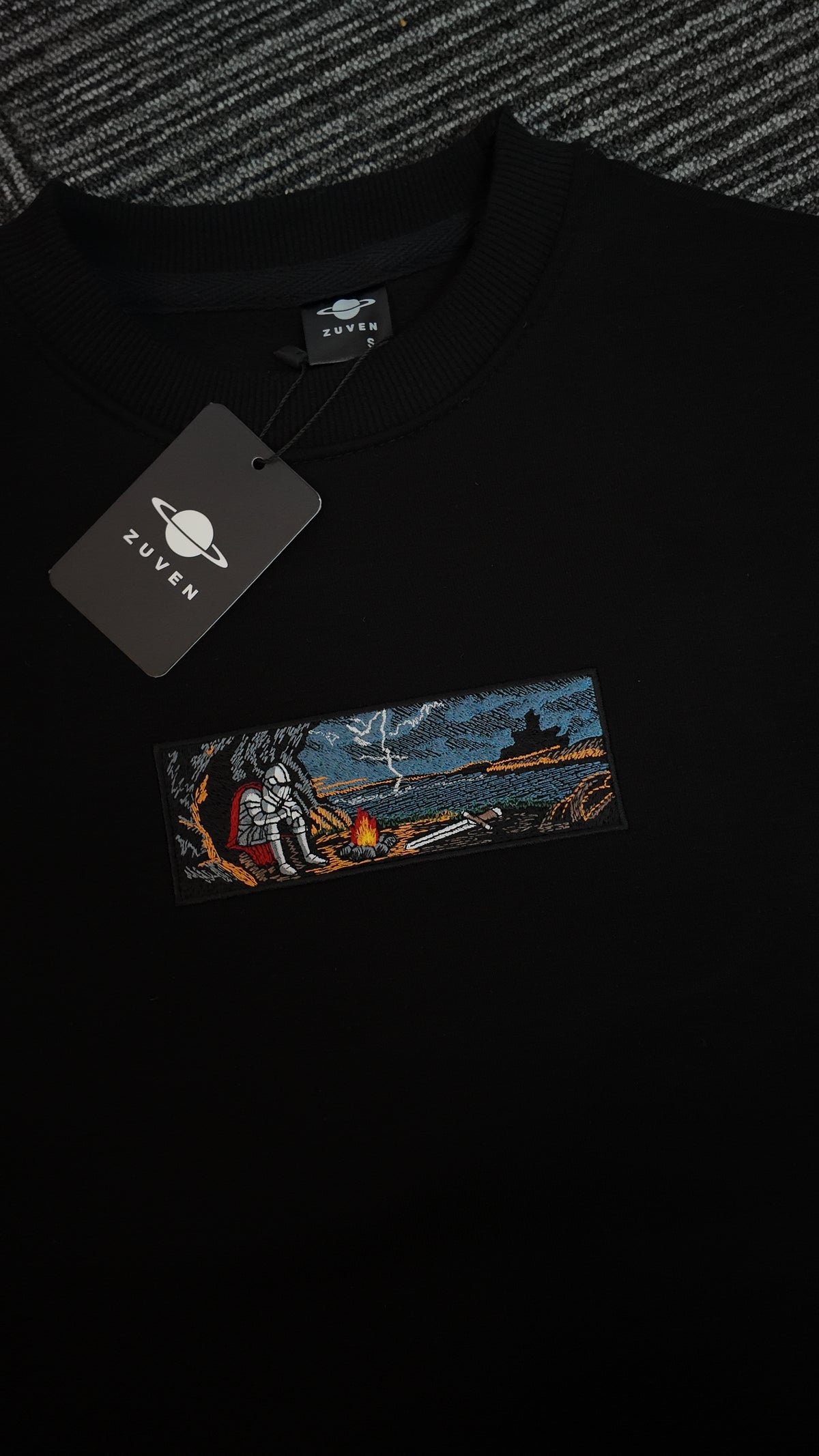 Lone Knight Nakışlı Sweatshirt