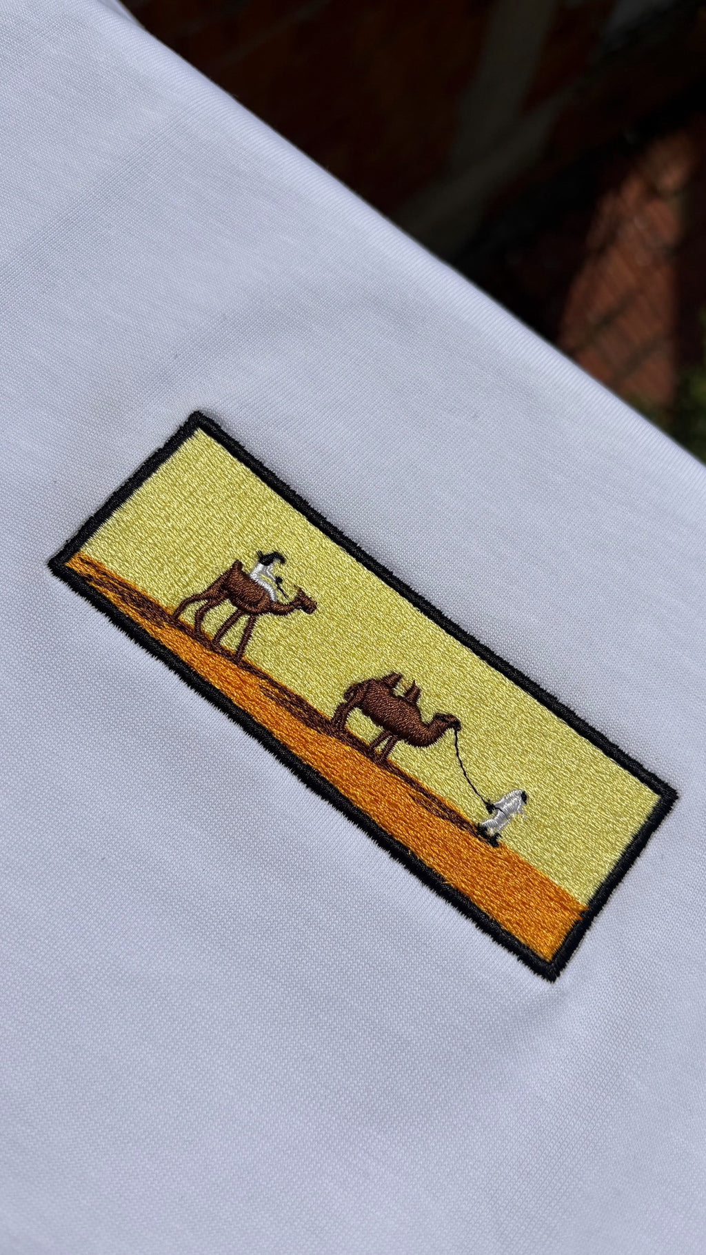 Kervanın Gölgesi Nakışlı Tshirt