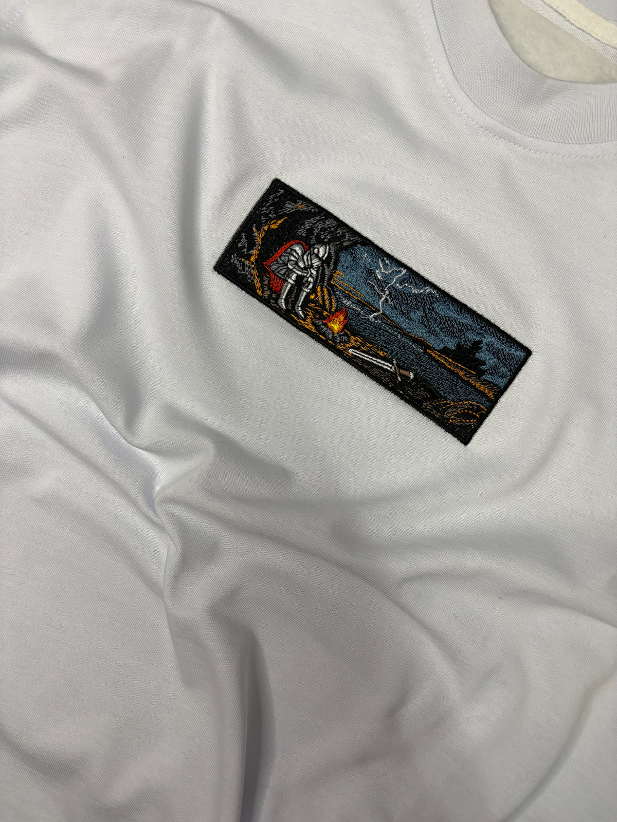 Lone Knight Nakışlı Tshirt