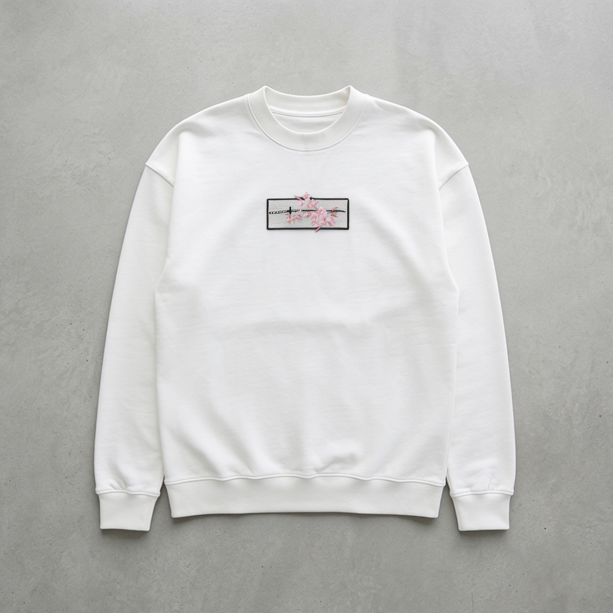 Sakuranın Kılıcı Nakışlı Sweatshirt