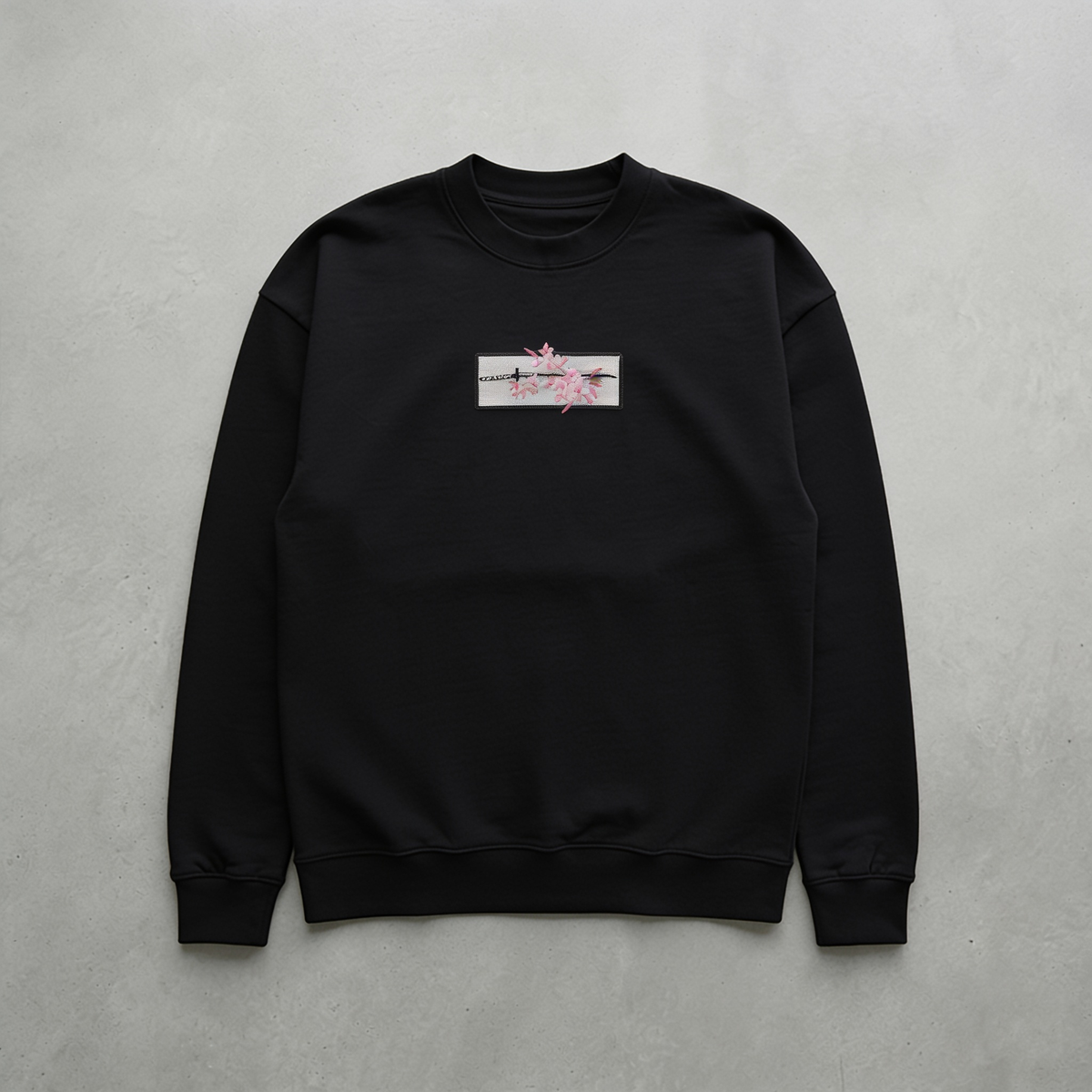 Sakuranın Kılıcı Nakışlı Sweatshirt